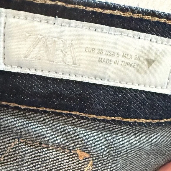 Zara Women’s Dark Blue Relaxed Jeans with Back Adjuster - Picture 3 of 4